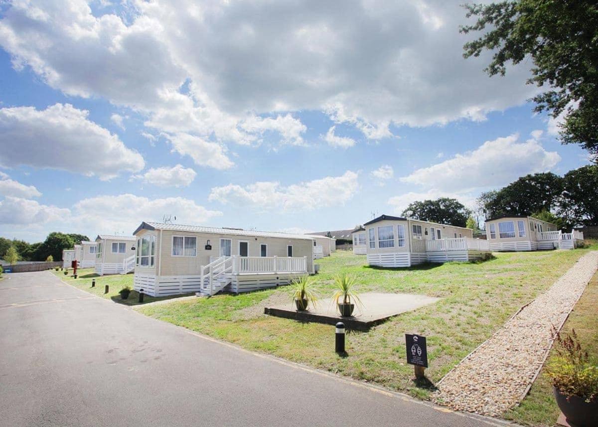 Mercury Yacht Harbour And Holiday Park Lower Swanwick Exteriör bild