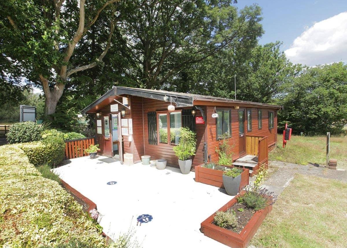 Mercury Yacht Harbour And Holiday Park Lower Swanwick Exteriör bild