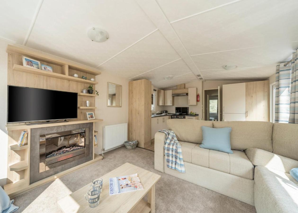 Mercury Yacht Harbour And Holiday Park Lower Swanwick Exteriör bild