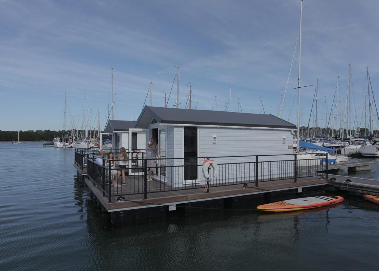 Mercury Yacht Harbour And Holiday Park Lower Swanwick Exteriör bild